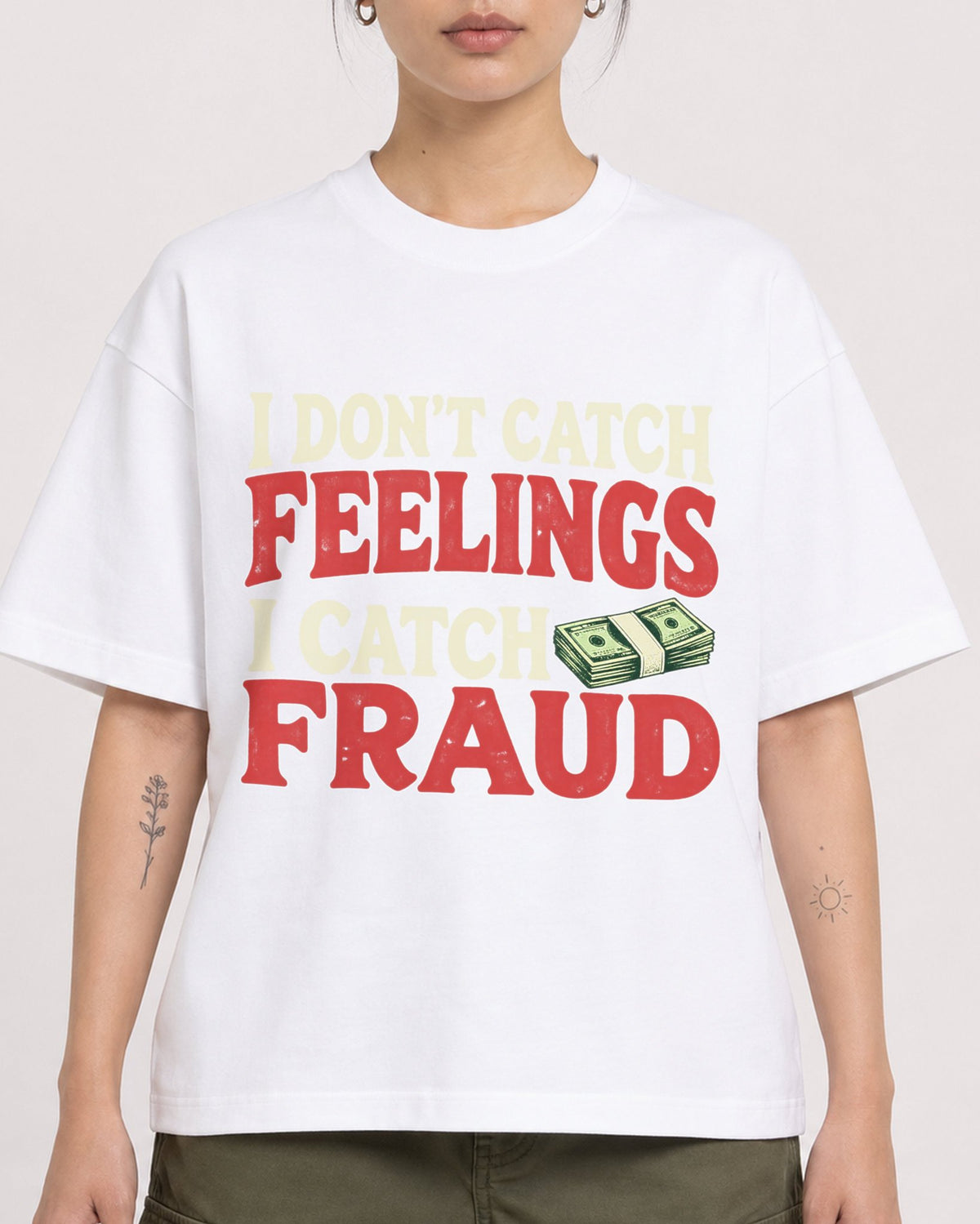 Mockup Boxy Heavyweight Tee White female close-up 12