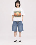 Mockup Boxy Heavyweight Tee White female full-body 11