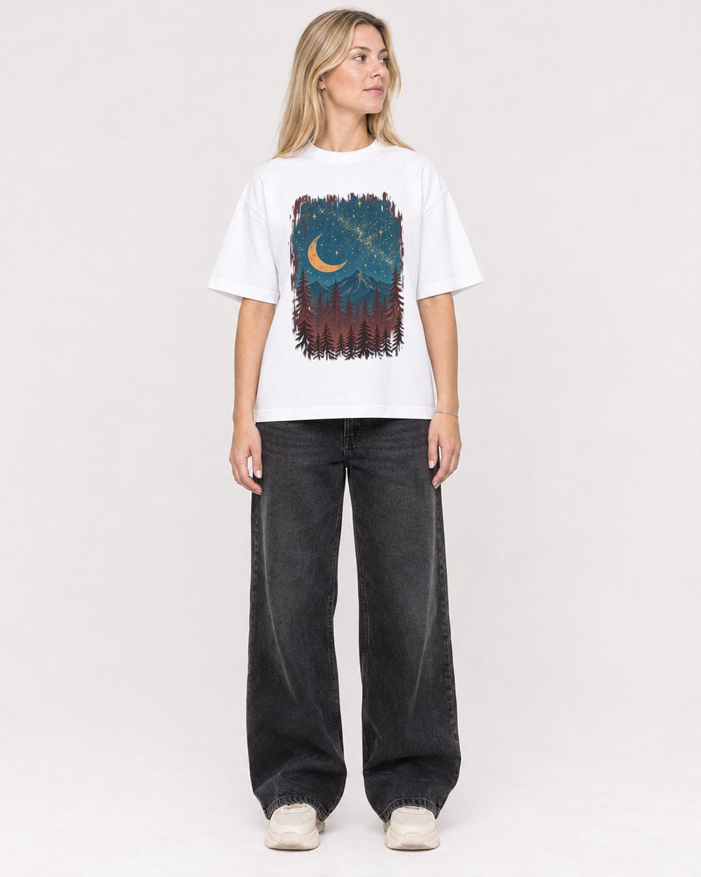 Mockup Boxy Heavyweight Tee White female full-body 08