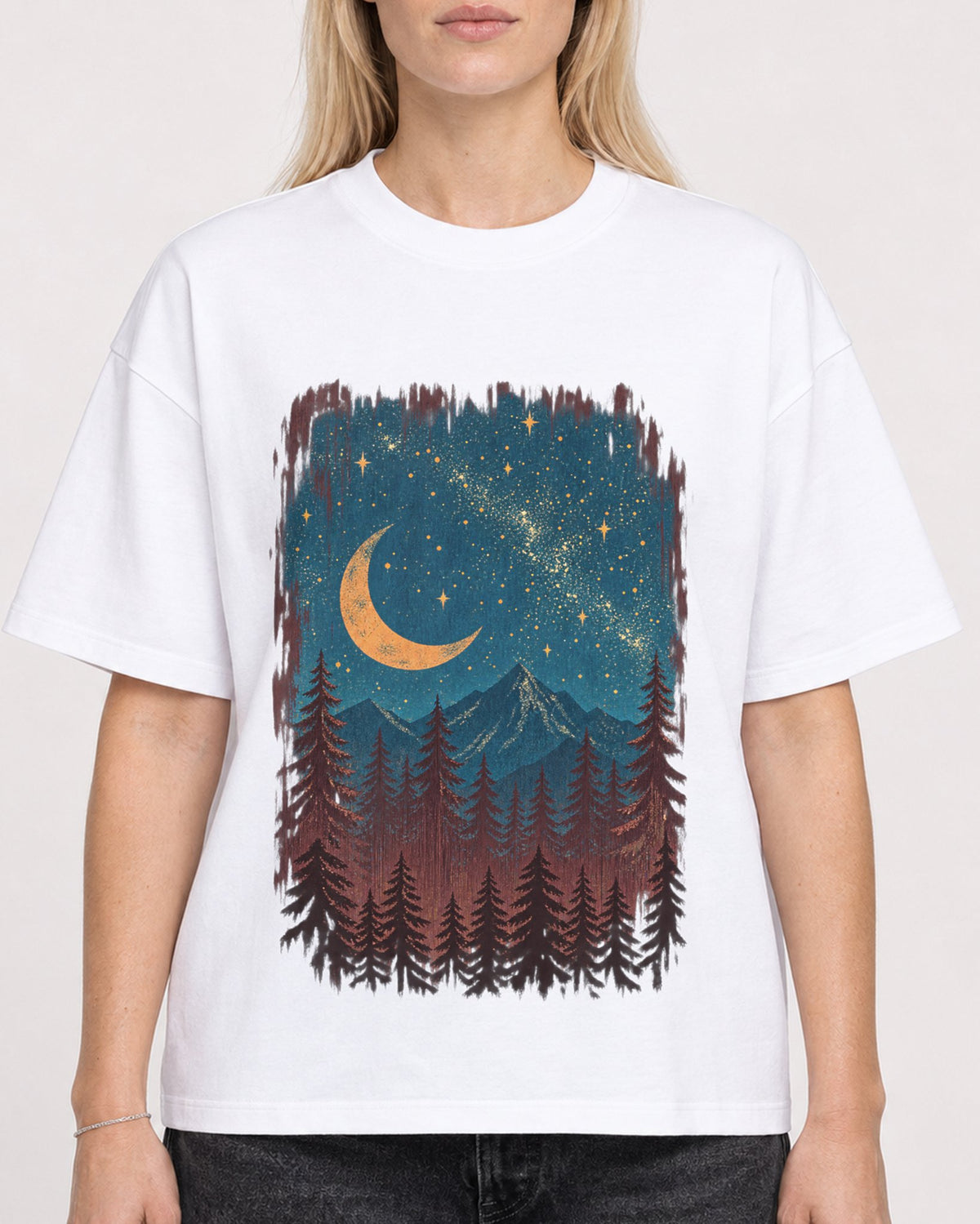 Mockup Boxy Heavyweight Tee White female close-up 08