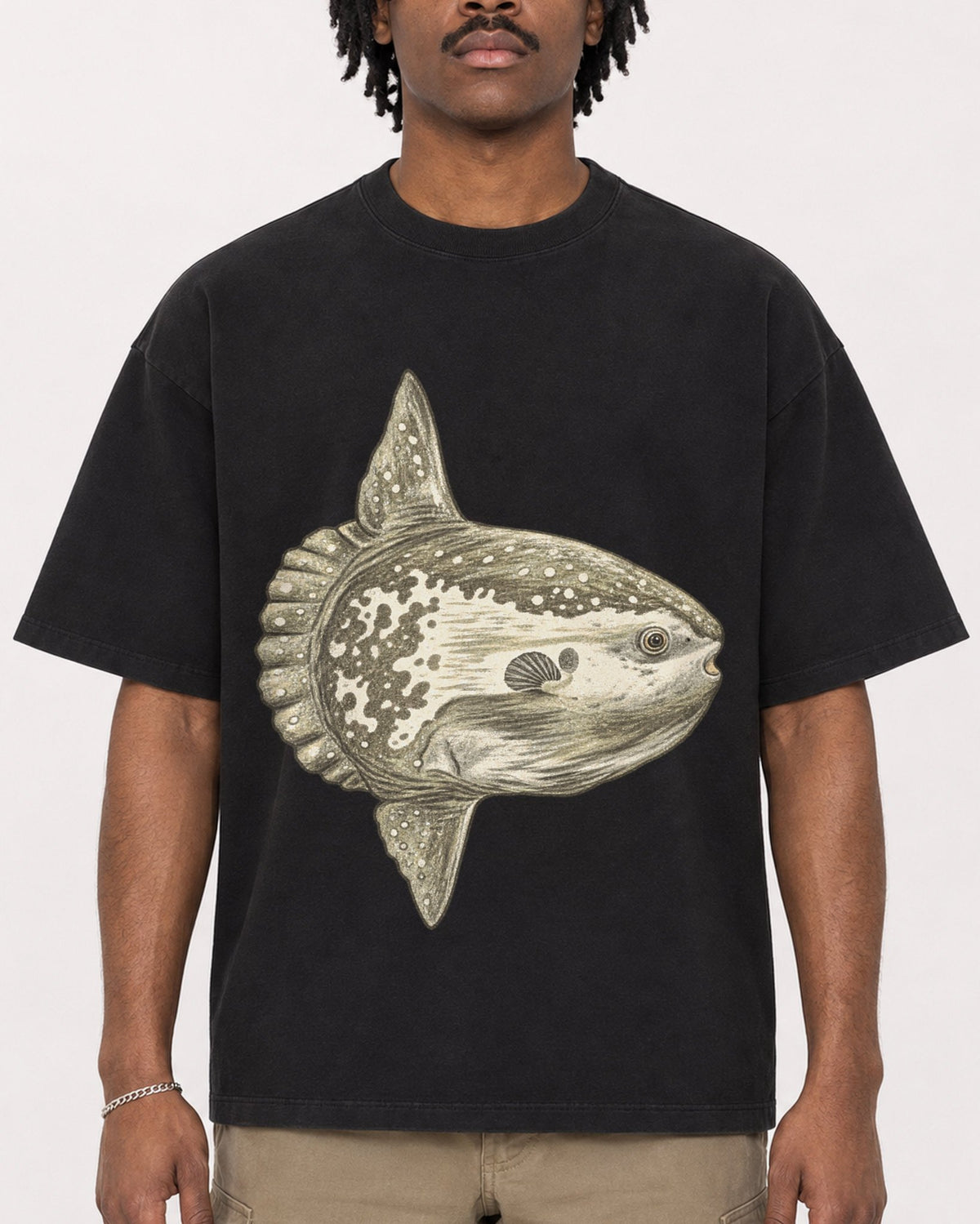 Mockup Boxy Heavyweight Tee Black male close-up 04