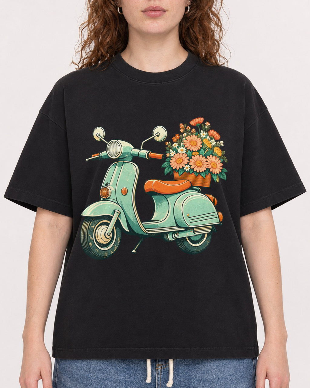 Mockup Boxy Heavyweight Tee Black female close-up 09
