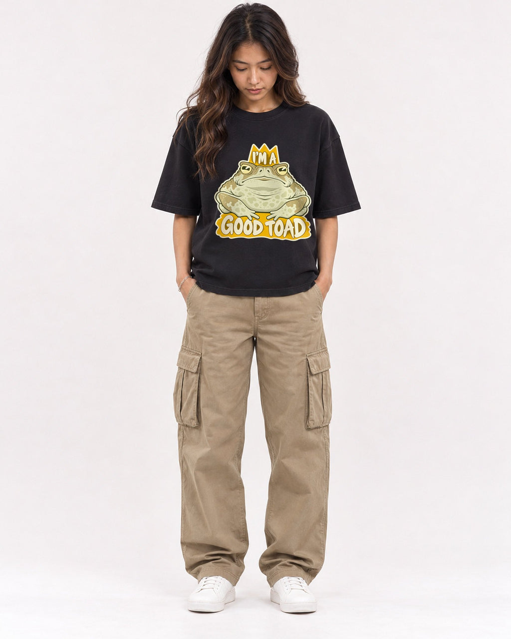 Mockup Boxy Heavyweight Tee Black female full-body 02