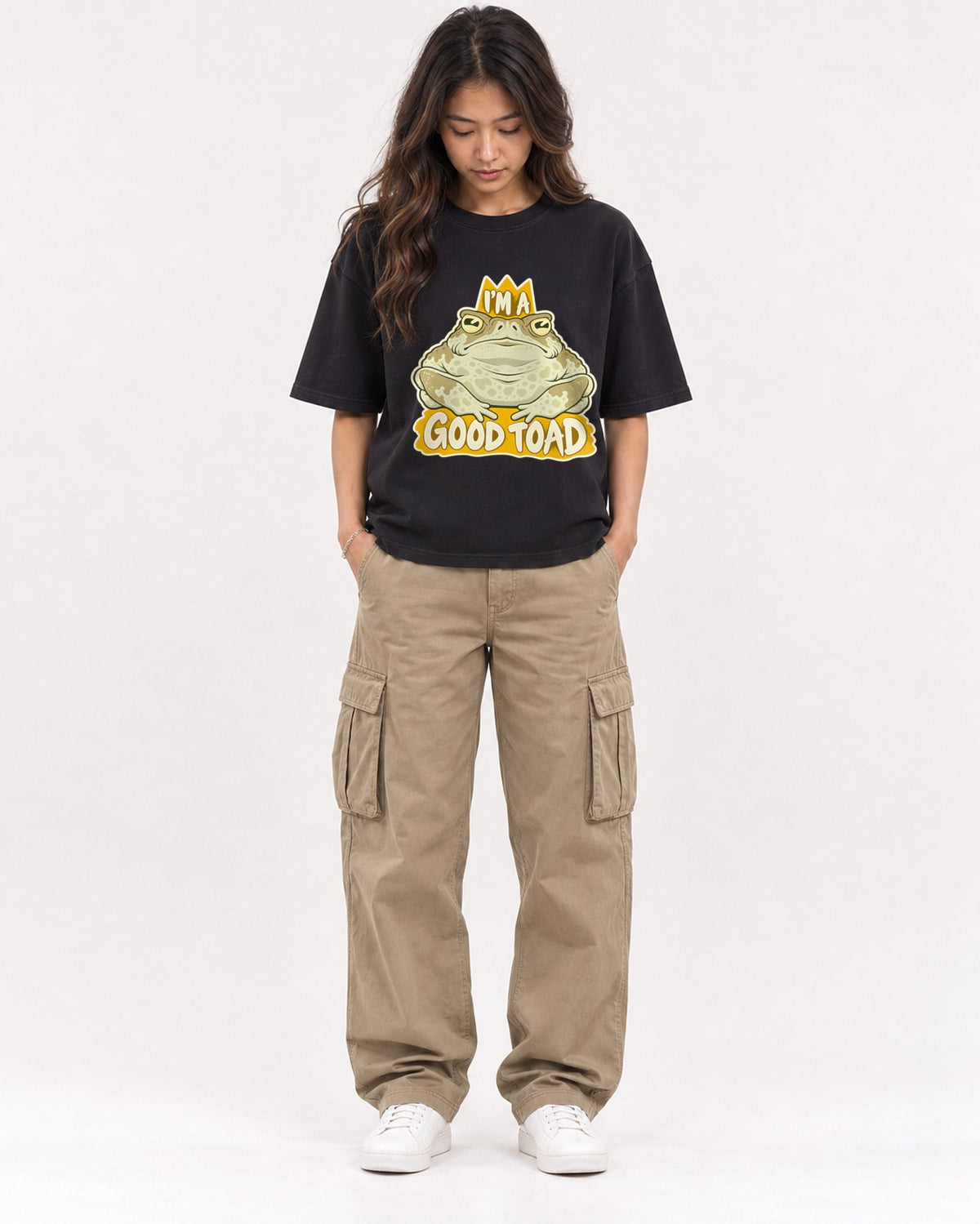 Mockup Boxy Heavyweight Tee Black female full-body 02