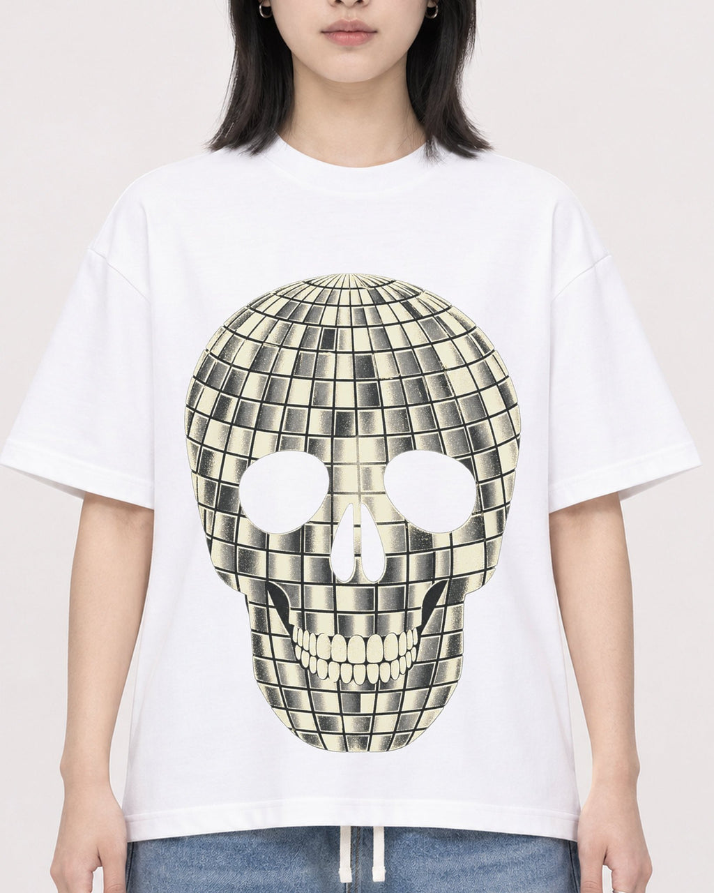 Mockup Boxy Heavyweight Tee White female close-up 31