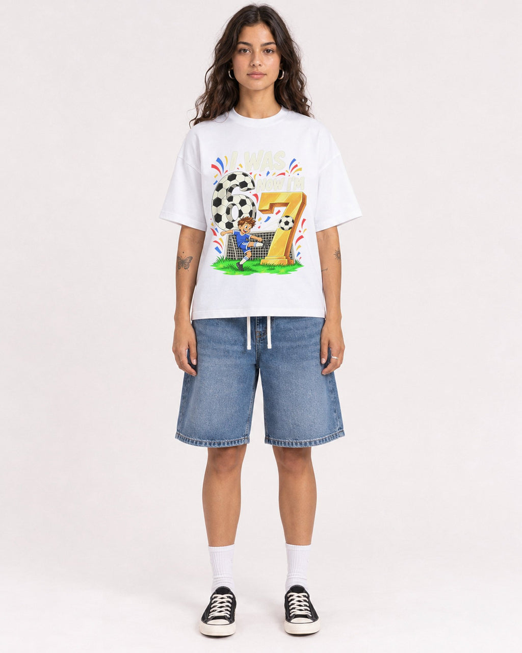 Mockup Boxy Heavyweight Tee White female full-body 06