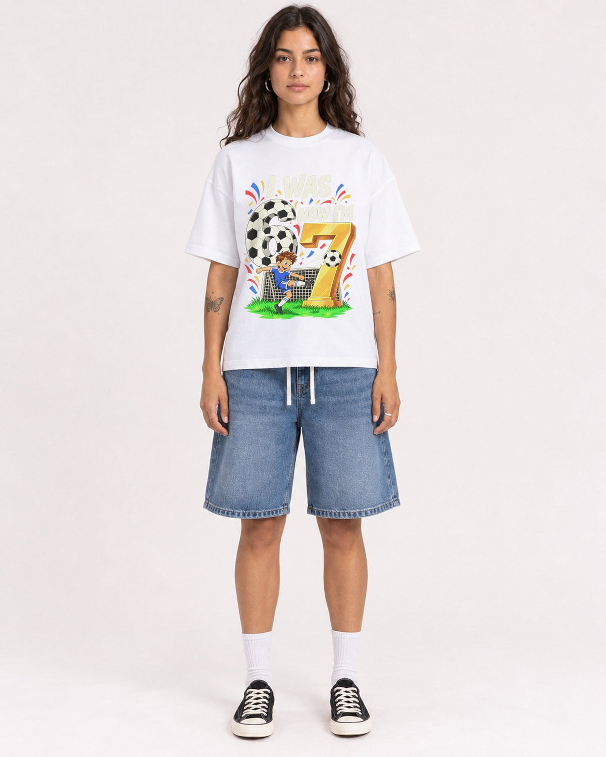 Mockup Boxy Heavyweight Tee White female full-body 06