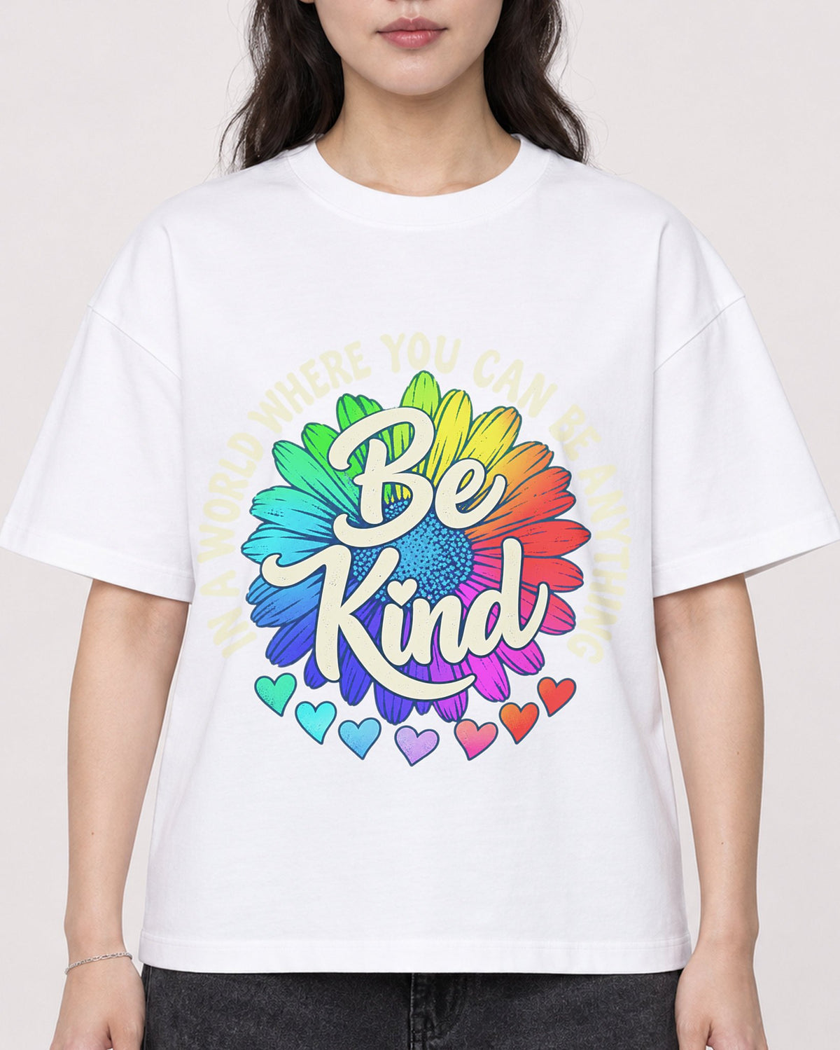 Mockup Boxy Heavyweight Tee White female close-up 03