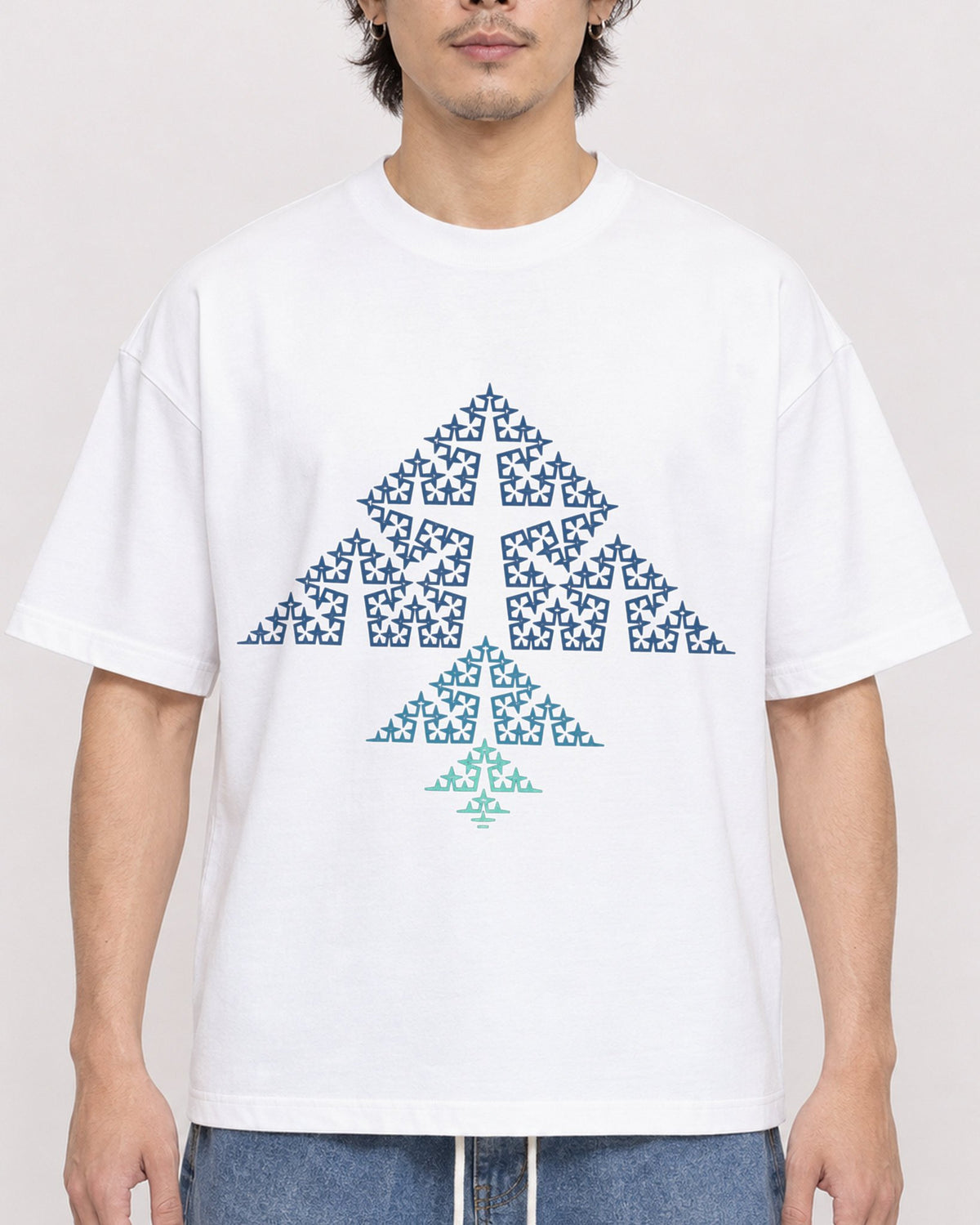 Mockup Boxy Heavyweight Tee White male close-up 03