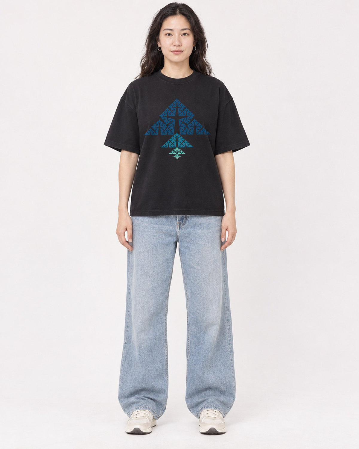 Mockup Boxy Heavyweight Tee Black female full-body 03
