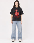 Mockup Boxy Heavyweight Tee Black female full-body 03