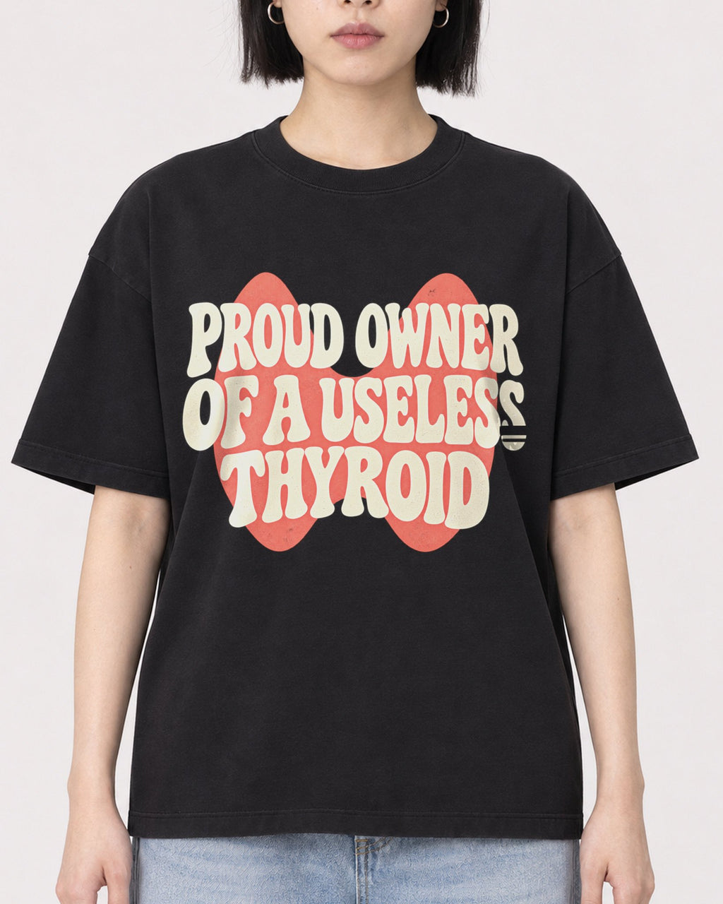 Mockup Boxy Heavyweight Tee Black female close-up 11