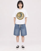 Mockup Boxy Heavyweight Tee White female full-body 11