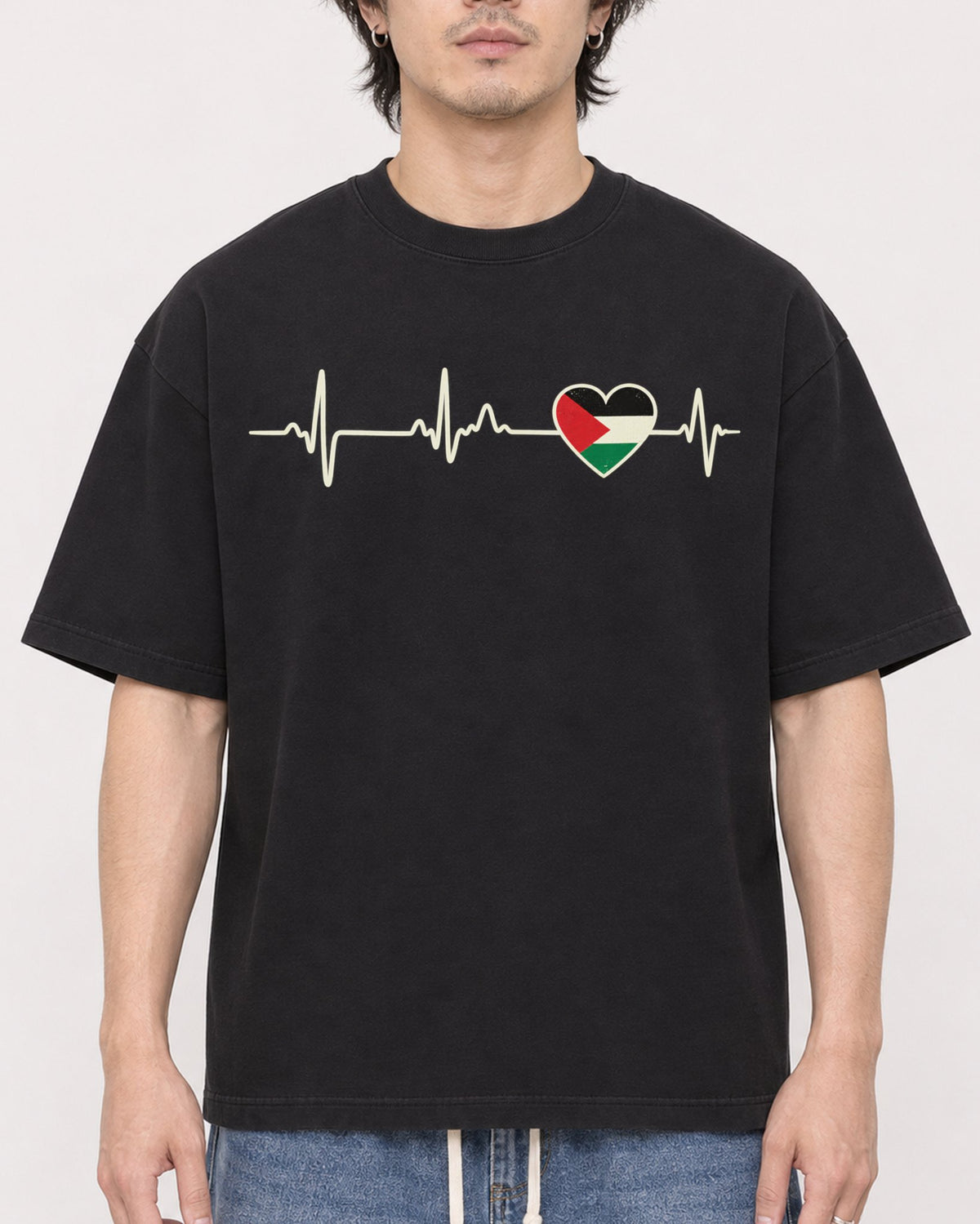 Mockup Boxy Heavyweight Tee Black male close-up 03