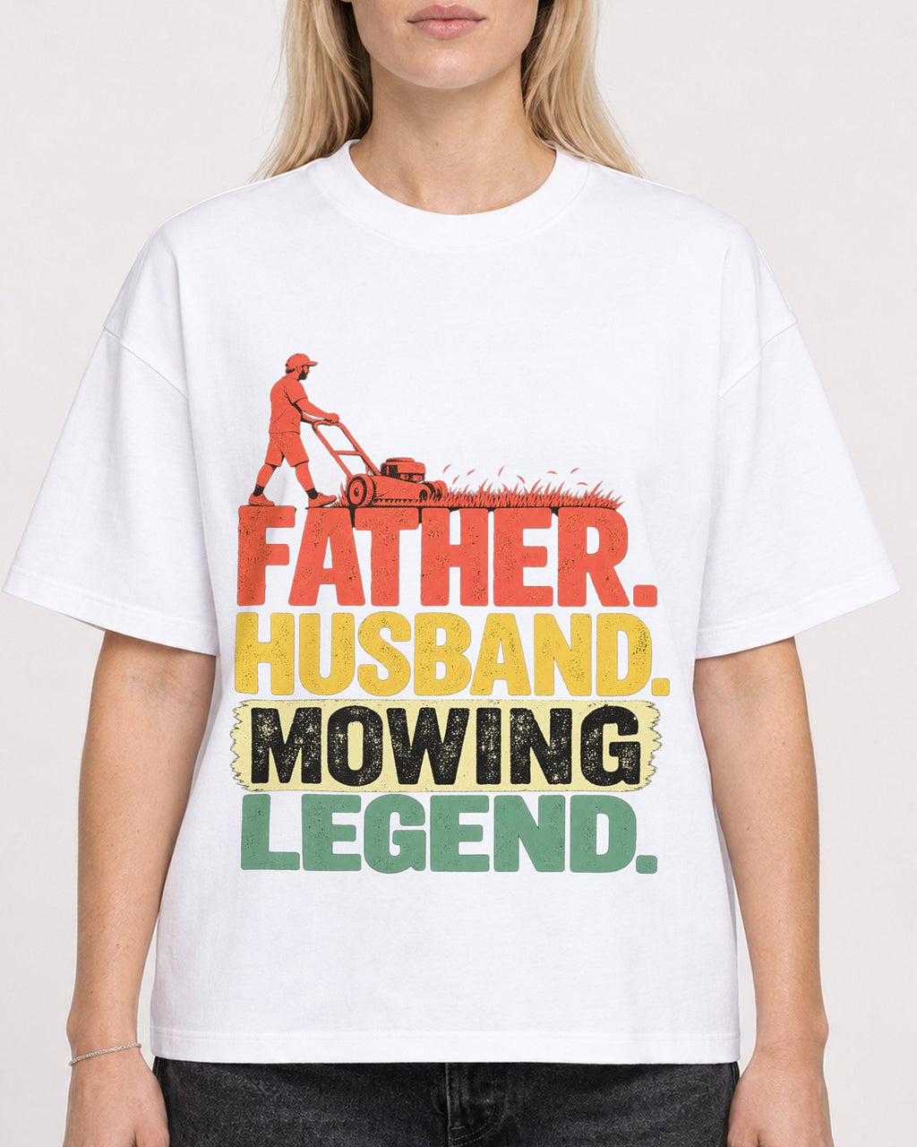 Mockup Boxy Heavyweight Tee White female close-up 08