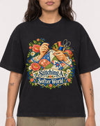 Mockup Boxy Heavyweight Tee Black female close-up 06