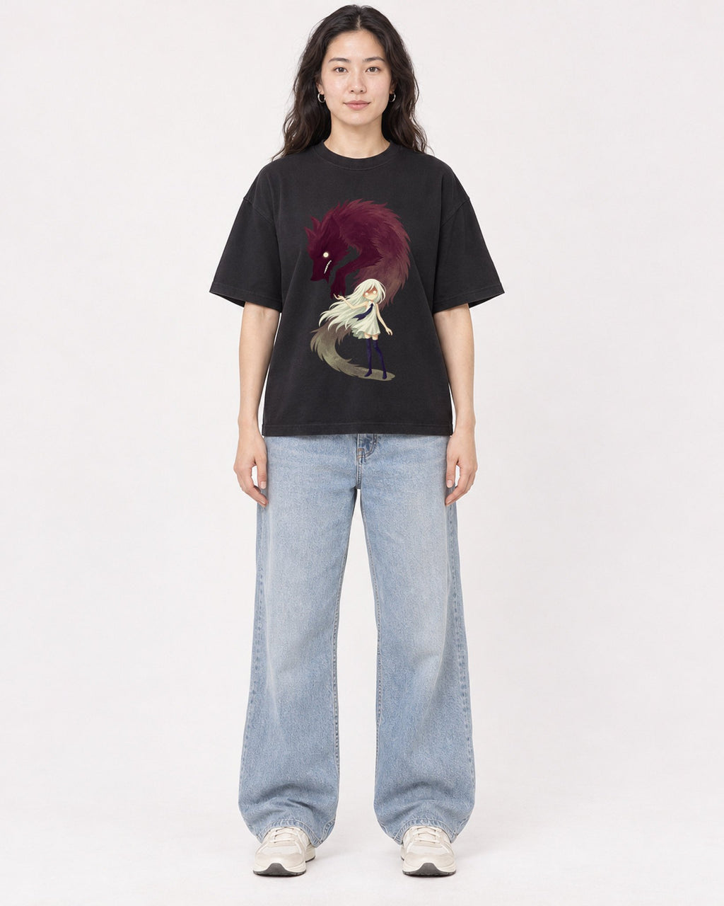 Mockup Boxy Heavyweight Tee Black female full-body 03