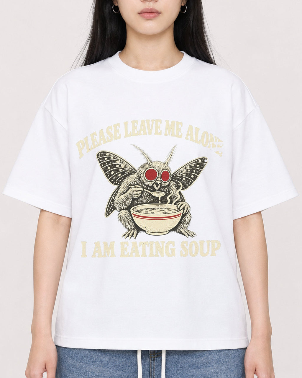 Mockup Boxy Heavyweight Tee White female close-up 01