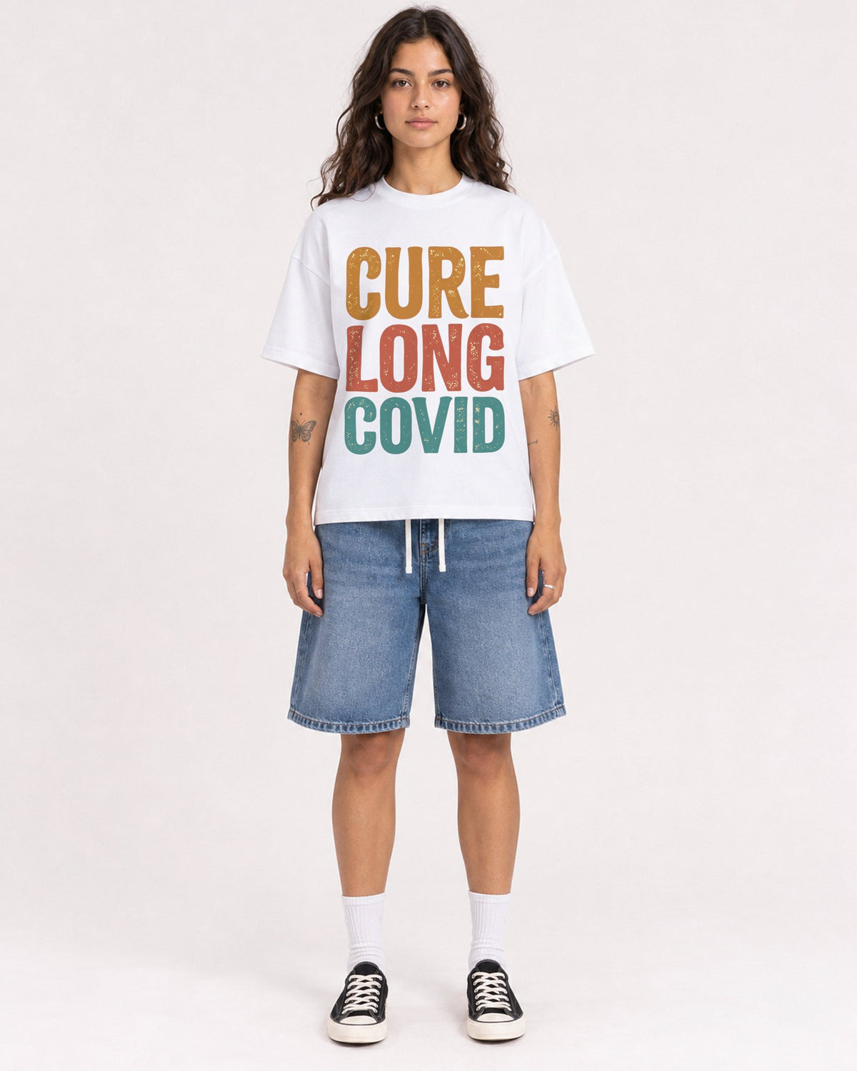 Mockup Boxy Heavyweight Tee White female full-body 06