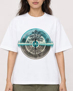 Mockup Boxy Heavyweight Tee White female close-up 02