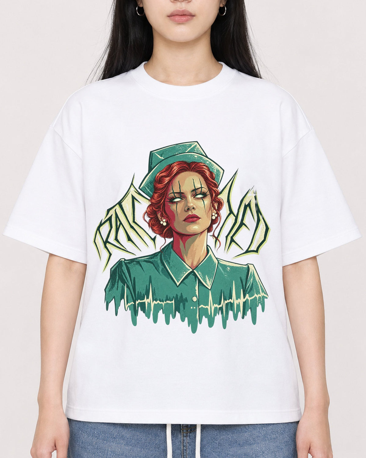 Mockup Boxy Heavyweight Tee White female close-up 01