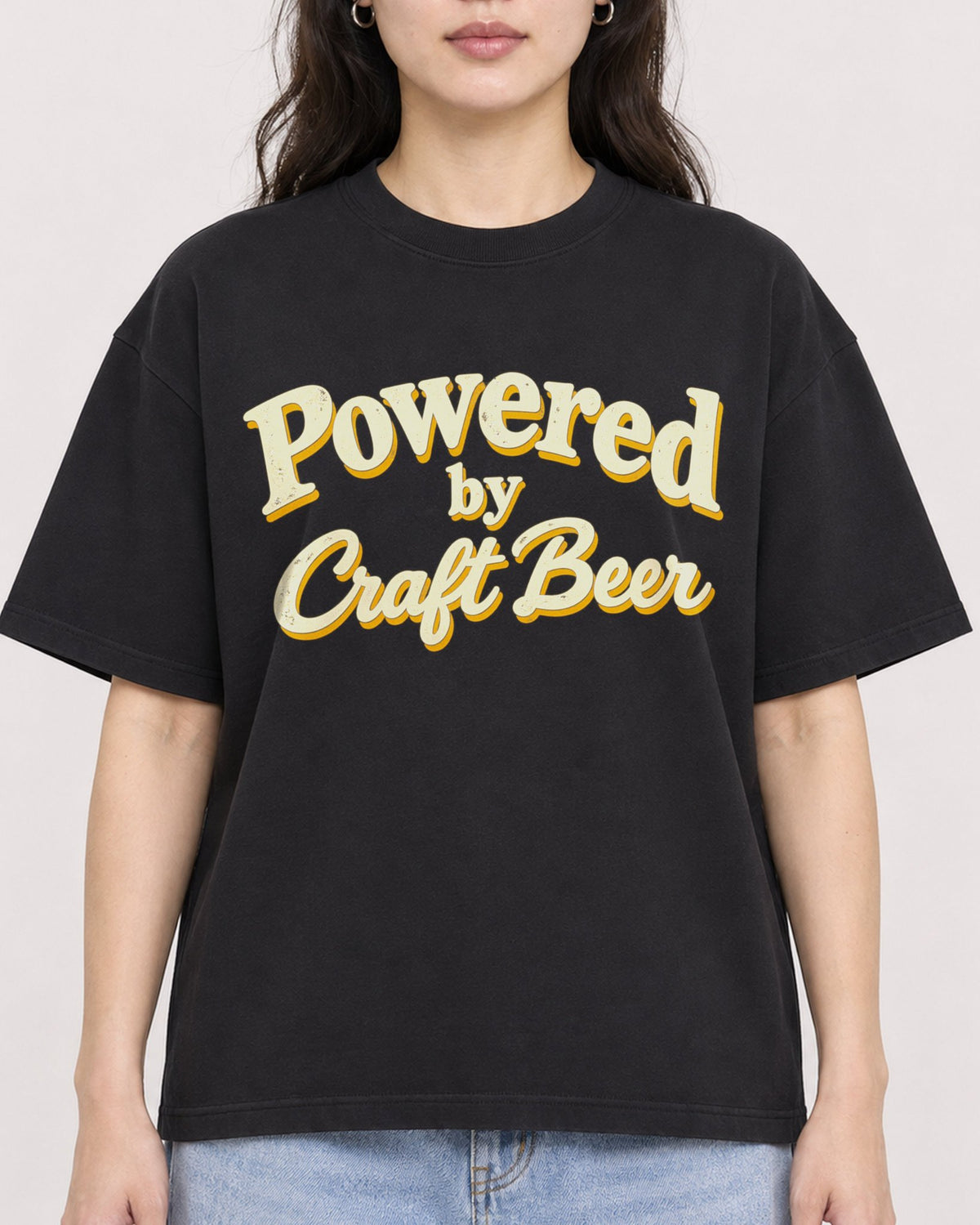 Mockup Boxy Heavyweight Tee Black female close-up 03