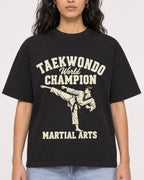 Mockup Boxy Heavyweight Tee Black female close-up 07