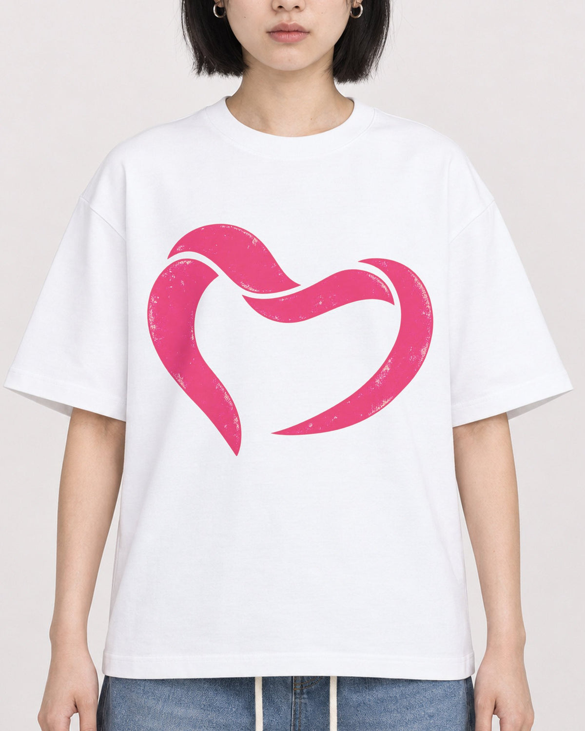 Mockup Boxy Heavyweight Tee White female close-up 11