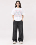 Mockup Boxy Heavyweight Tee White female full-body 03