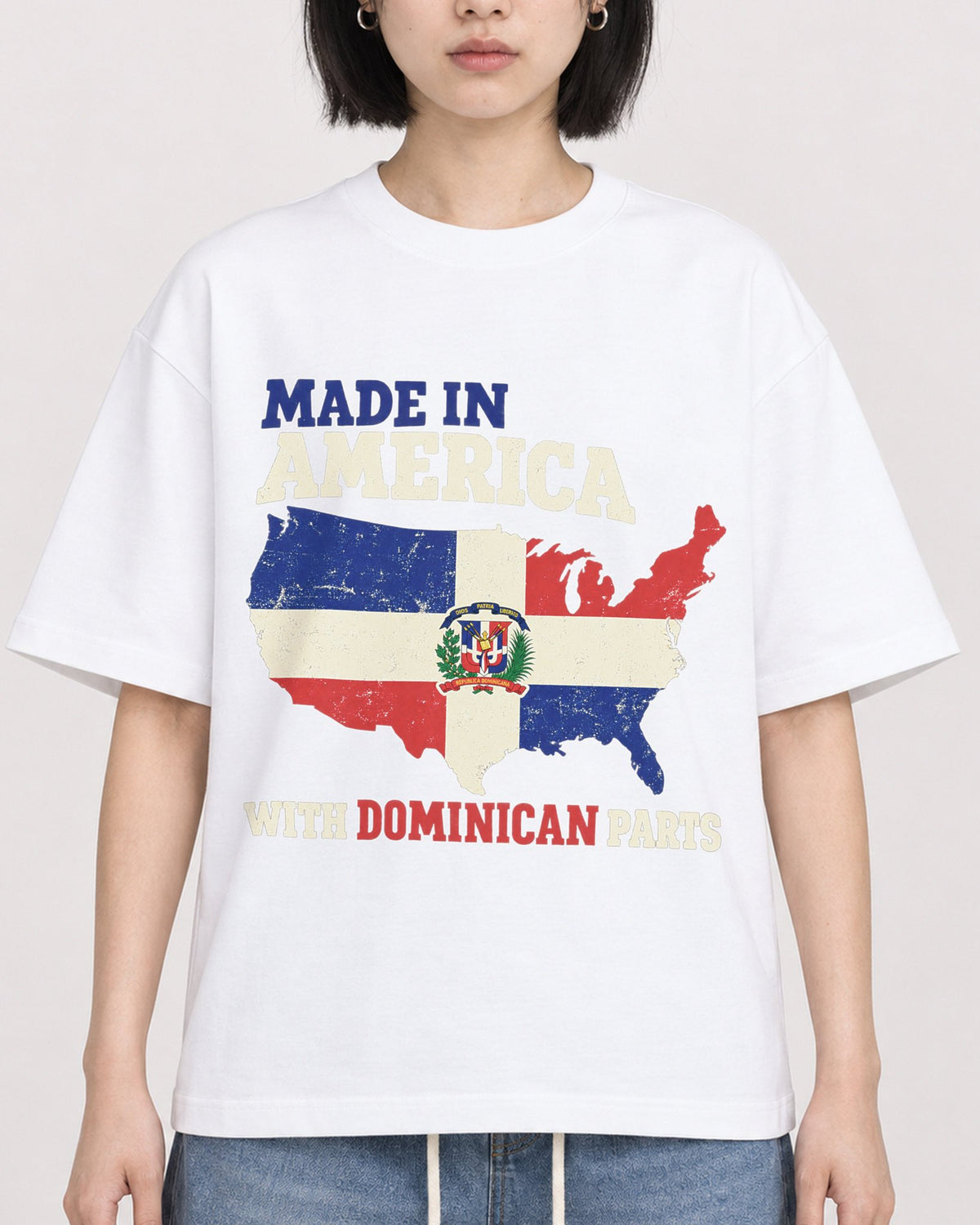 Mockup Boxy Heavyweight Tee White female close-up 11