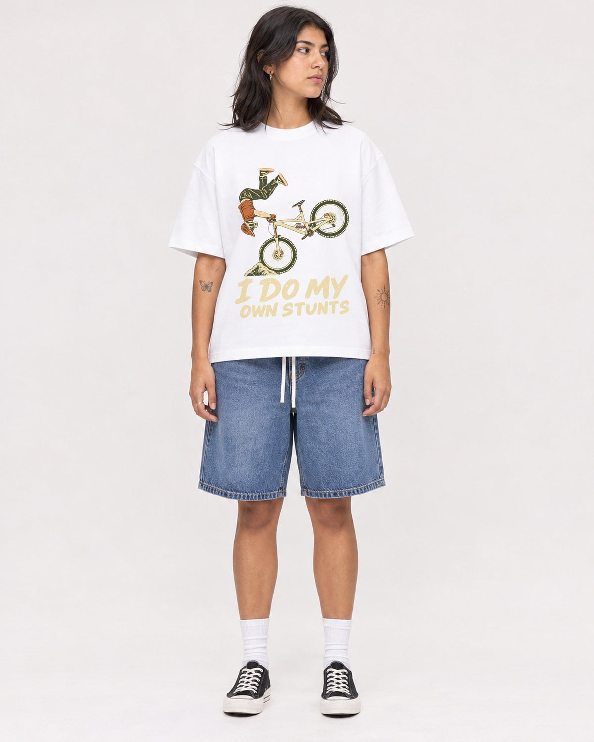 Mockup Boxy Heavyweight Tee White female full-body 36