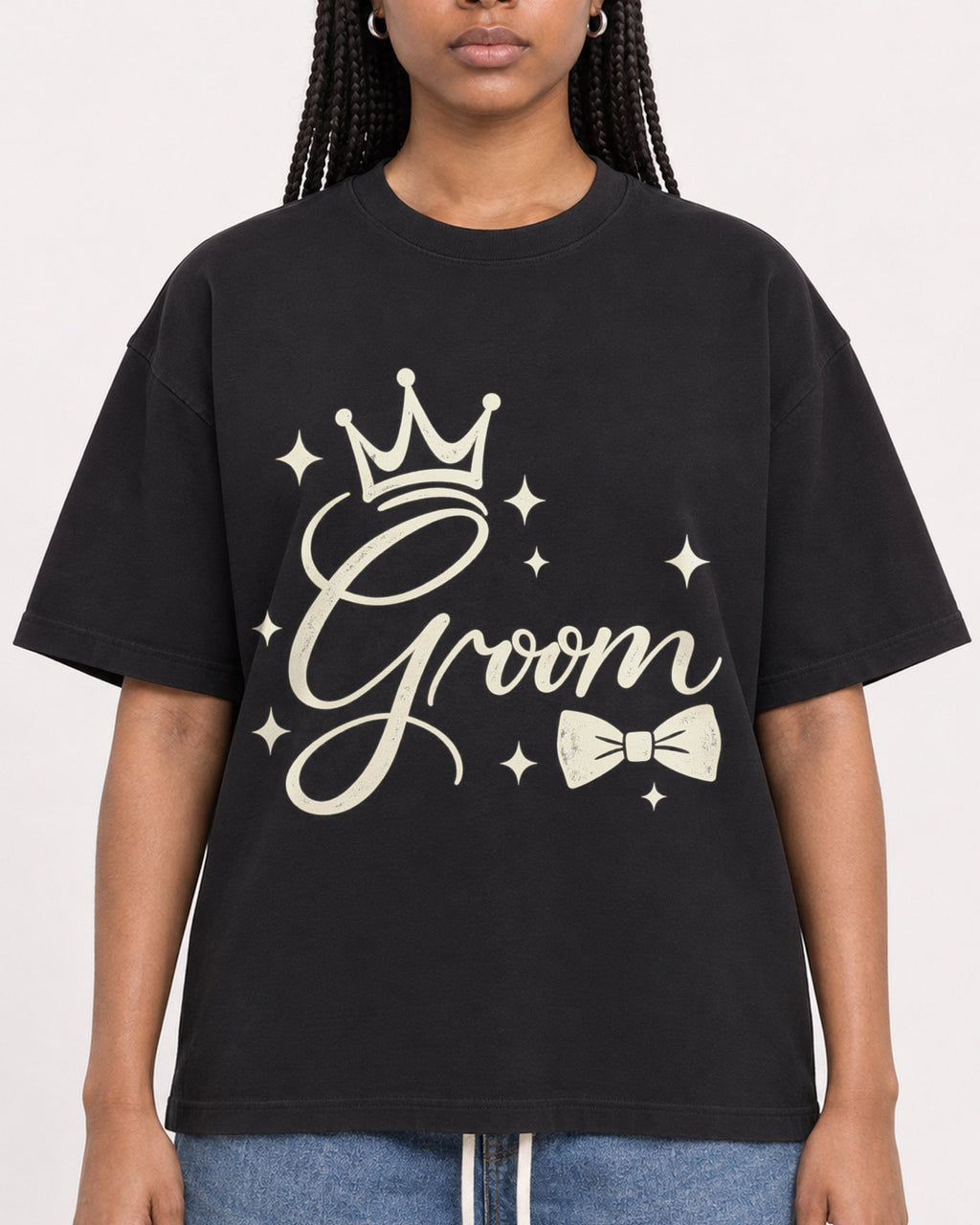 Mockup Boxy Heavyweight Tee Black female close-up 45