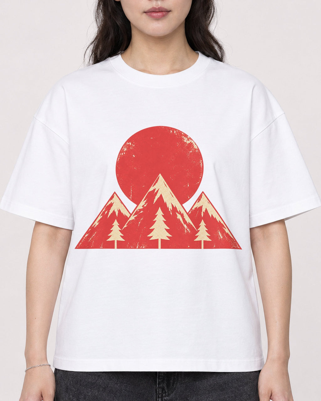 Mockup Boxy Heavyweight Tee White female close-up 03