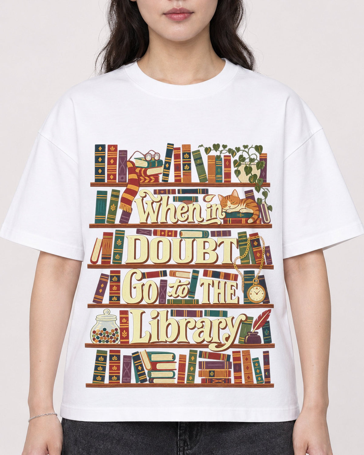 Mockup Boxy Heavyweight Tee White female close-up 03