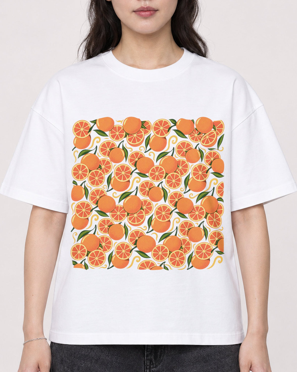 Mockup Boxy Heavyweight Tee White female close-up 03