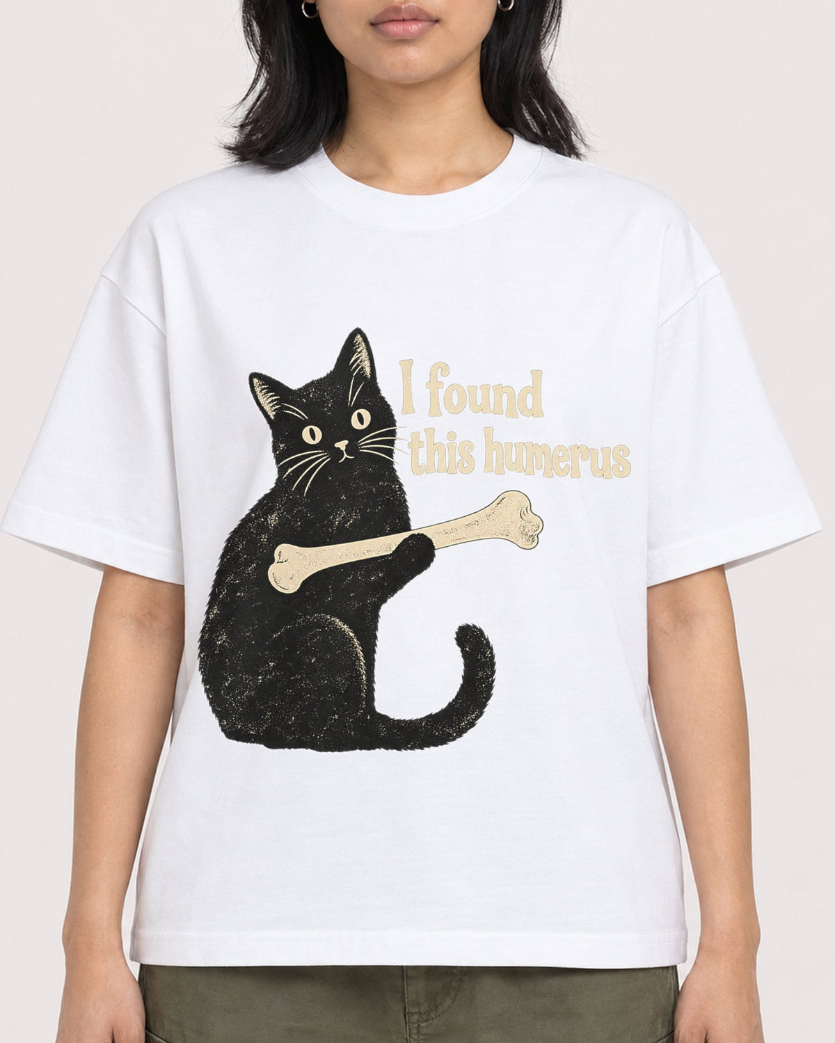 Mockup Boxy Heavyweight Tee White female close-up 22