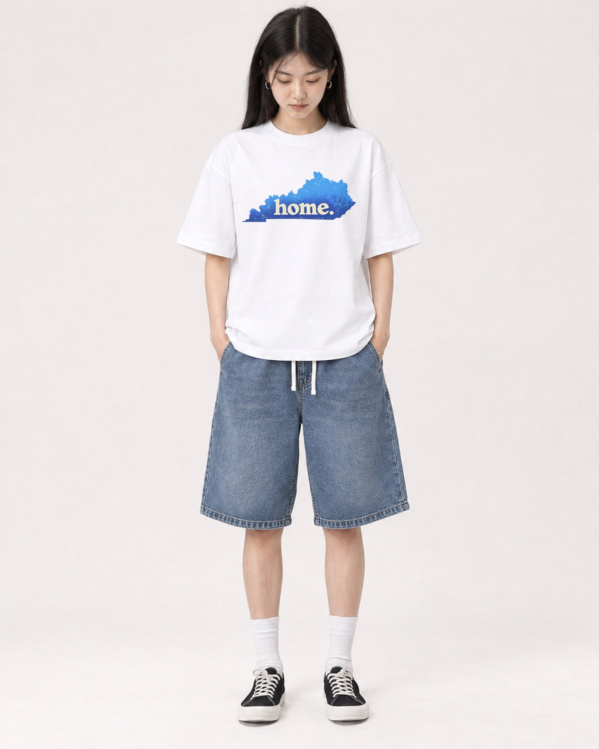 Mockup Boxy Heavyweight Tee White female full-body 01