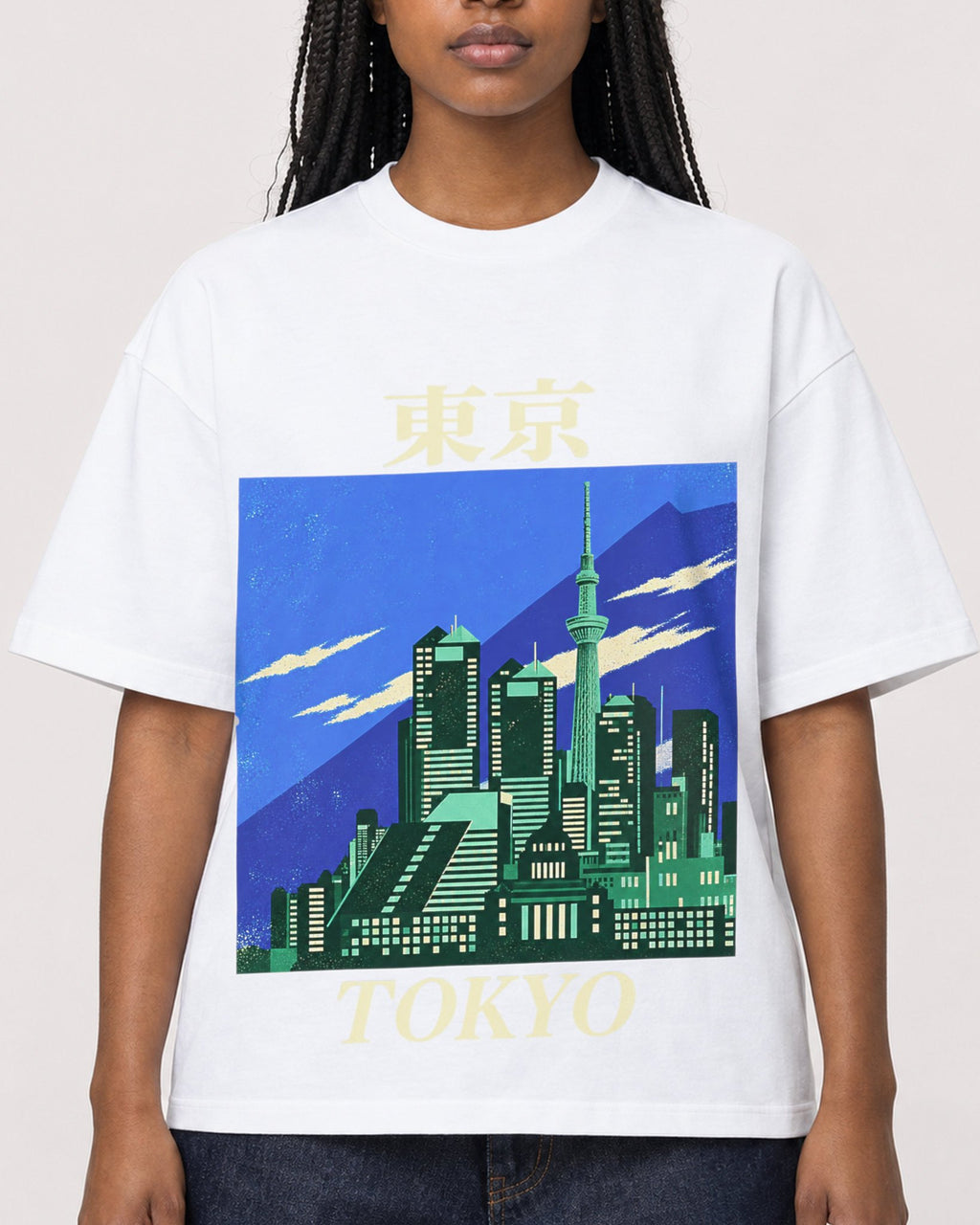 Mockup Boxy Heavyweight Tee White female close-up 04