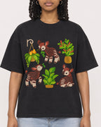 Mockup Boxy Heavyweight Tee Black female close-up 15