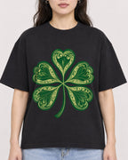 Mockup Boxy Heavyweight Tee Black female close-up 03