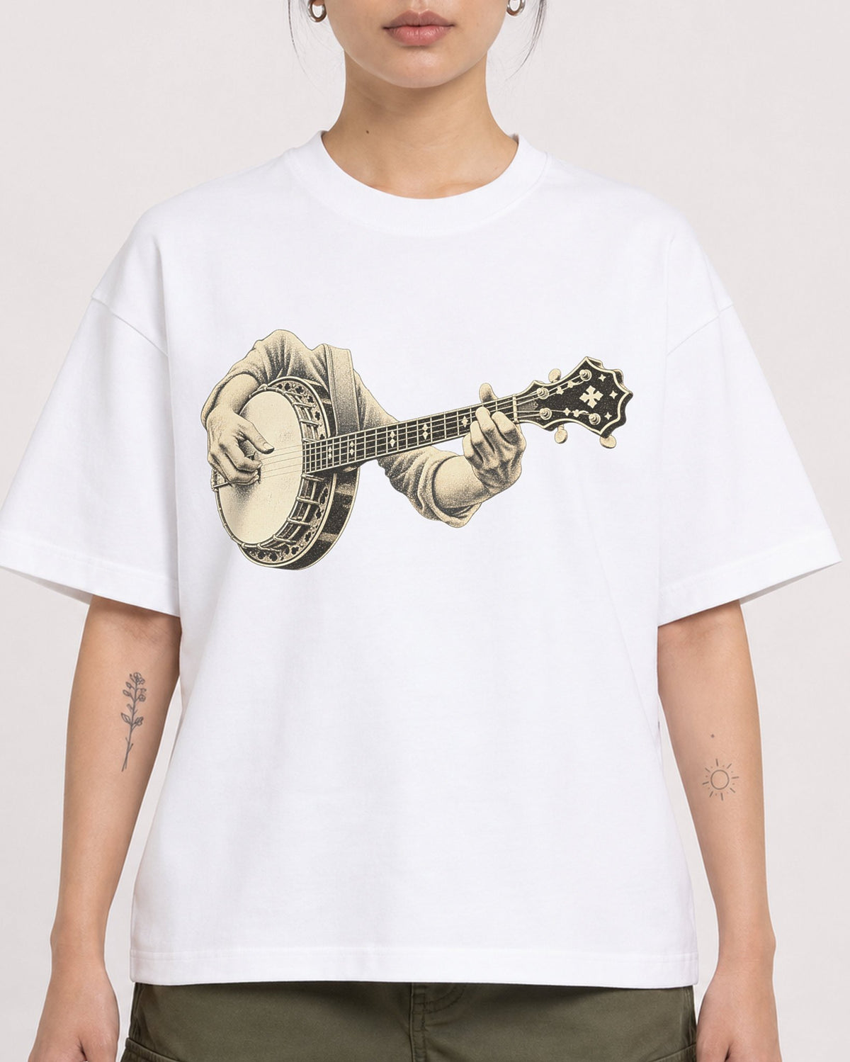 Mockup Boxy Heavyweight Tee White female close-up 12