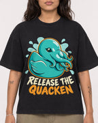 Mockup Boxy Heavyweight Tee Black female close-up 06