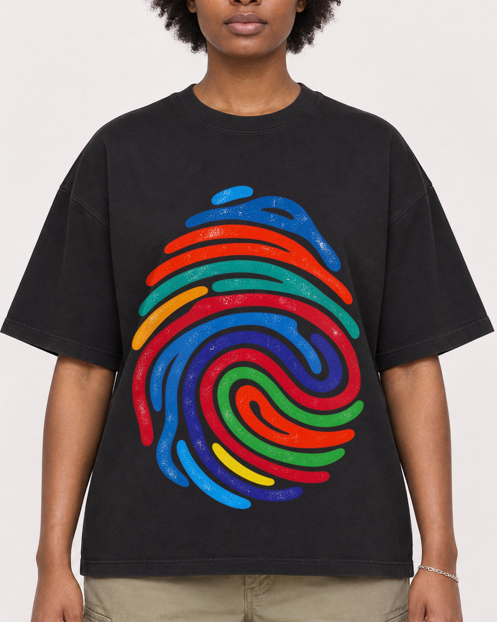 Mockup Boxy Heavyweight Tee Black female close-up 14