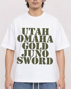 Mockup Boxy Heavyweight Tee White male close-up 03