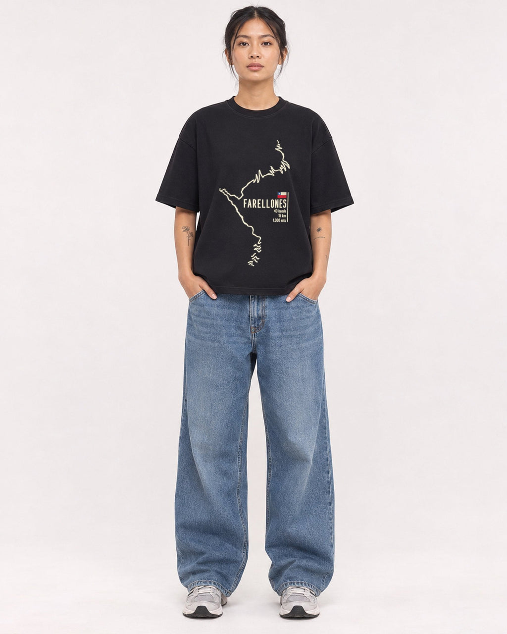 Mockup Boxy Heavyweight Tee Black female full-body 12