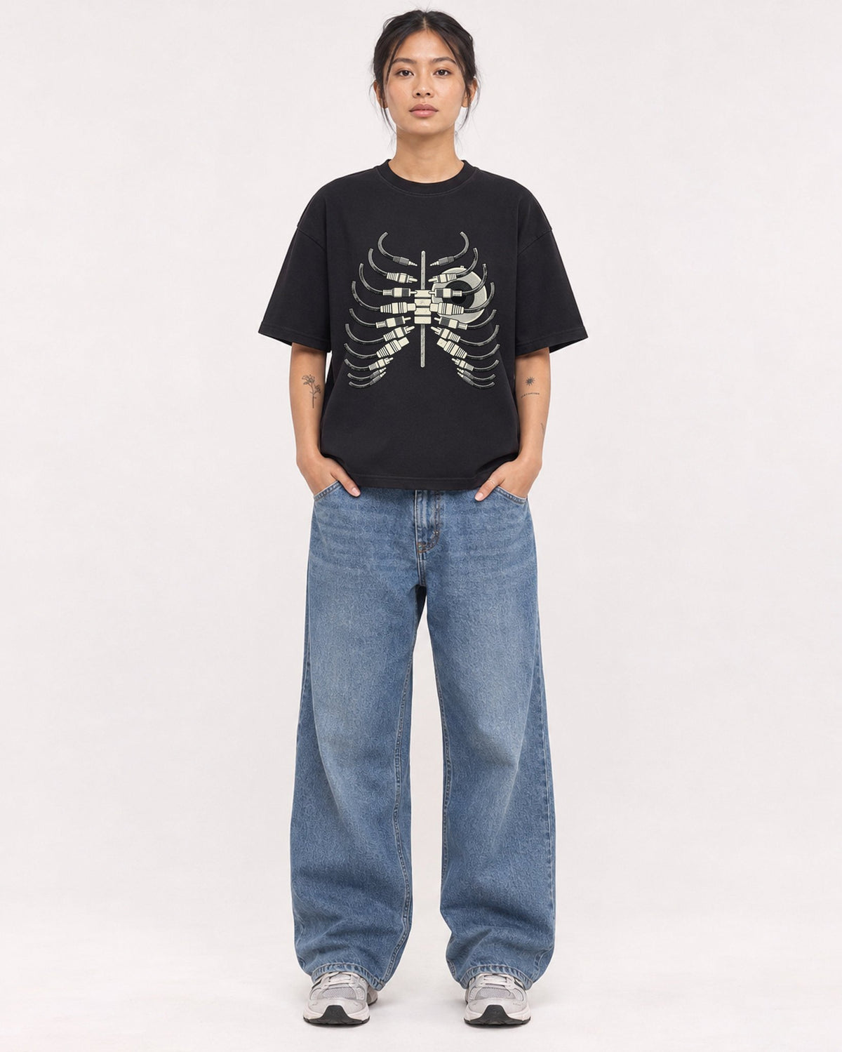 Mockup Boxy Heavyweight Tee Black female full-body 12