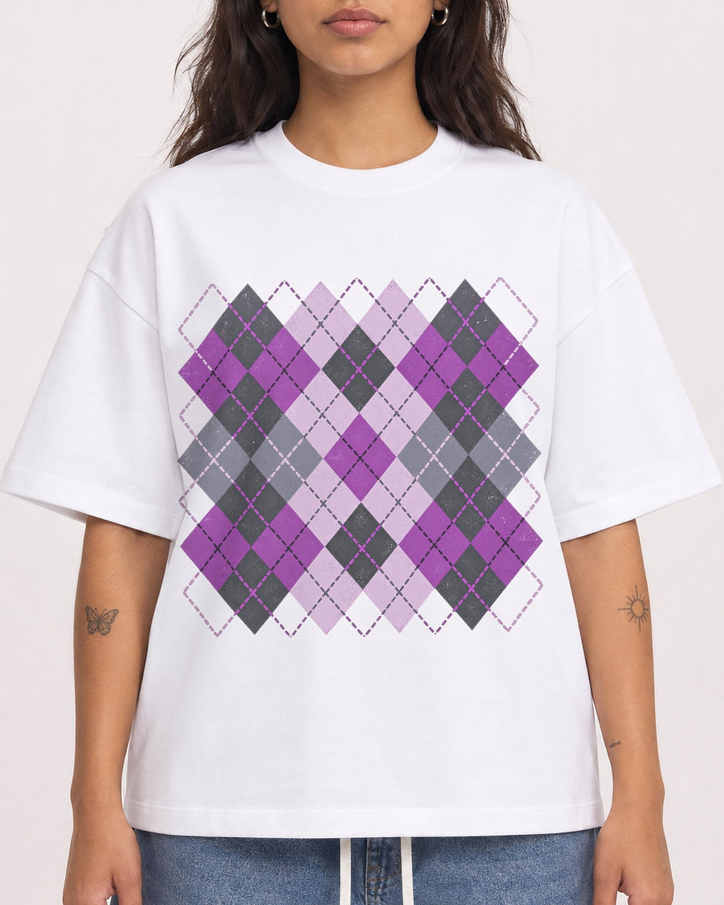 Mockup Boxy Heavyweight Tee White female close-up 06