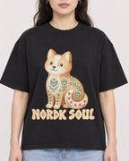 Mockup Boxy Heavyweight Tee Black female close-up 03