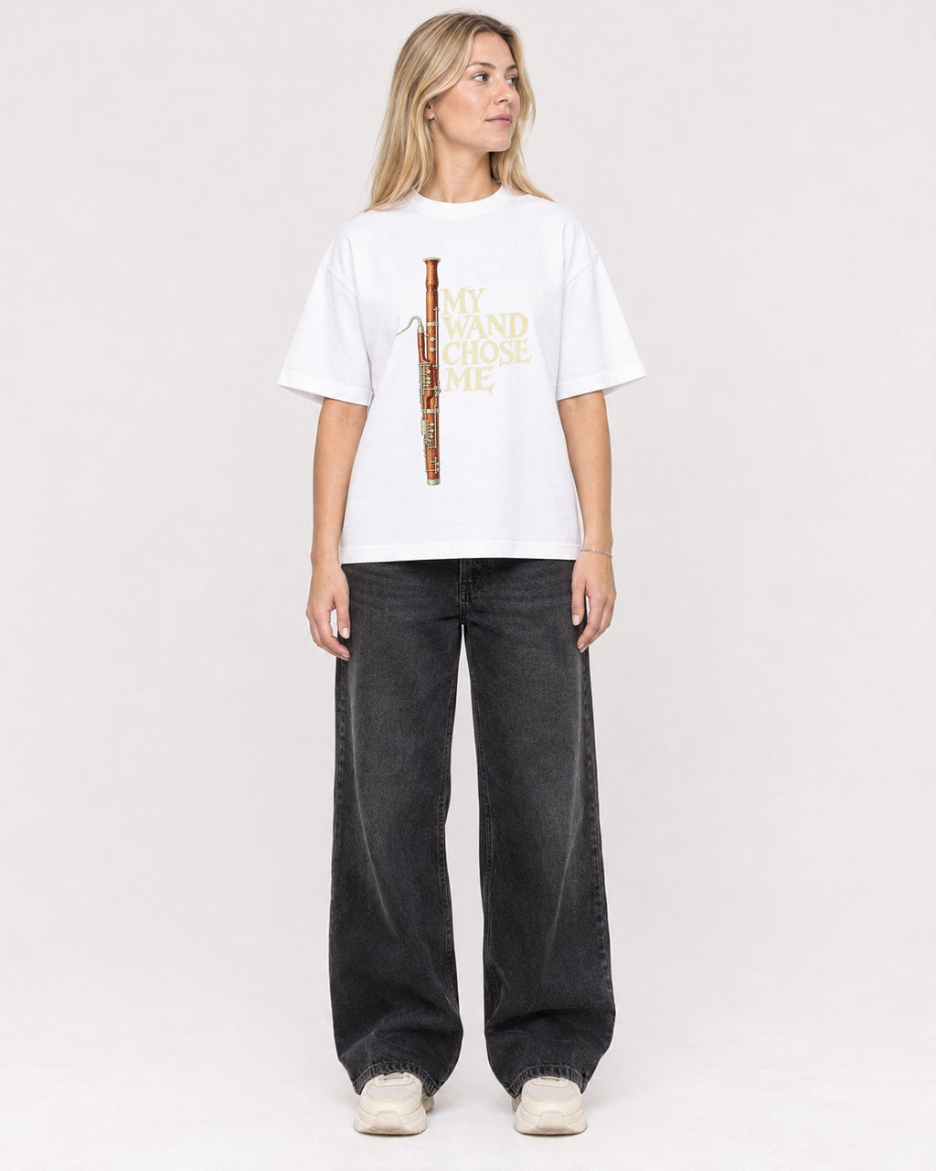Mockup Boxy Heavyweight Tee White female full-body 08