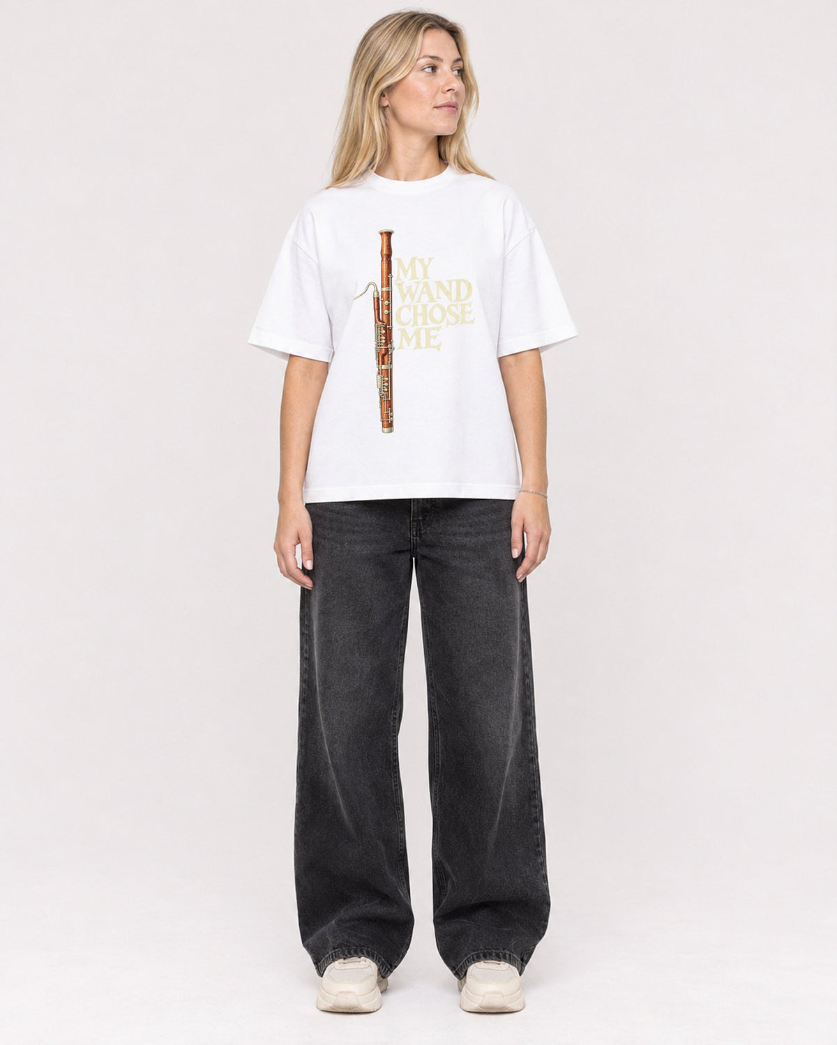 Mockup Boxy Heavyweight Tee White female full-body 08